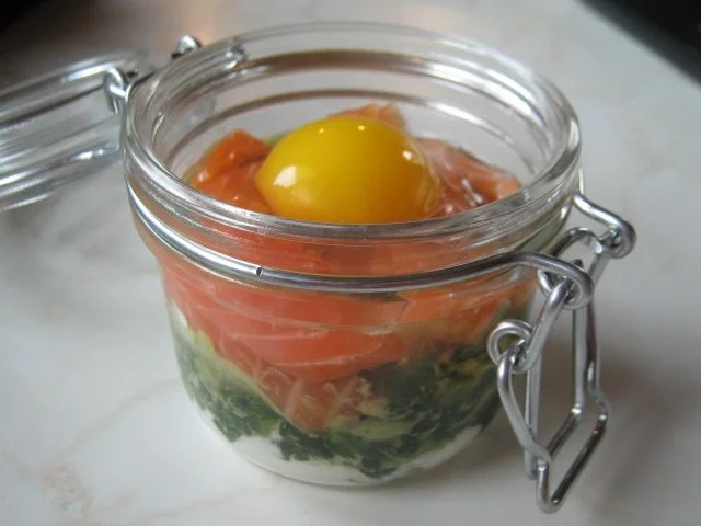 Ei im Glas, mit Spinat und Räucherlachs - Rezept