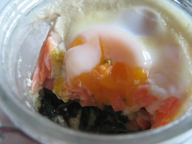 Ei im Glas, mit Spinat und Räucherlachs - Rezept - Bild Nr. 3