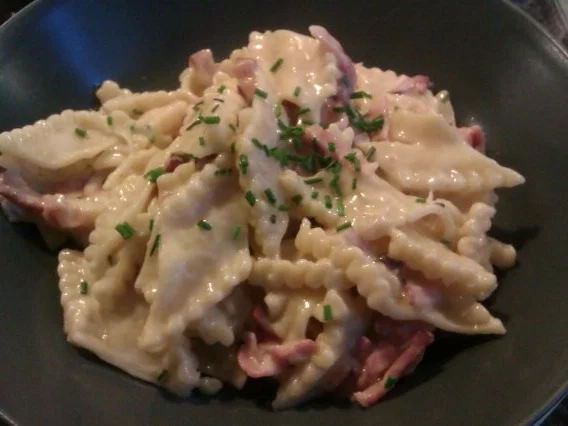 Pasta in einer Schinken-Käse-Sahnesoße - Rezept - Bild Nr. 3