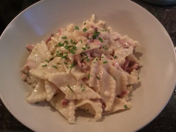 Pasta in einer Schinken-Käse-Sahnesoße - Rezept - Bild Nr. 2