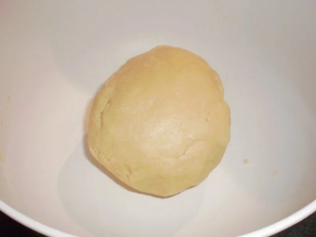 Rezept: Kirsch-Tartelettes mit Marzipanguss Bild Nr. 3 Kirsch-Tartelettes mit Marzipanguss - Rezept - Bild Nr. 3