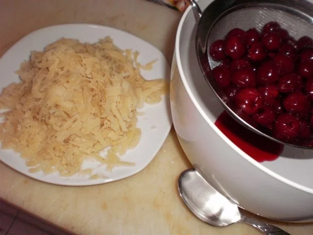 Rezept: Kirsch-Tartelettes mit Marzipanguss Bild Nr. 6 Kirsch-Tartelettes mit Marzipanguss - Rezept - Bild Nr. 6