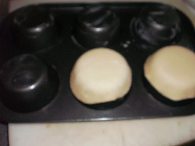 Rezept: Kirsch-Tartelettes mit Marzipanguss Bild Nr. 5 Kirsch-Tartelettes mit Marzipanguss - Rezept - Bild Nr. 5