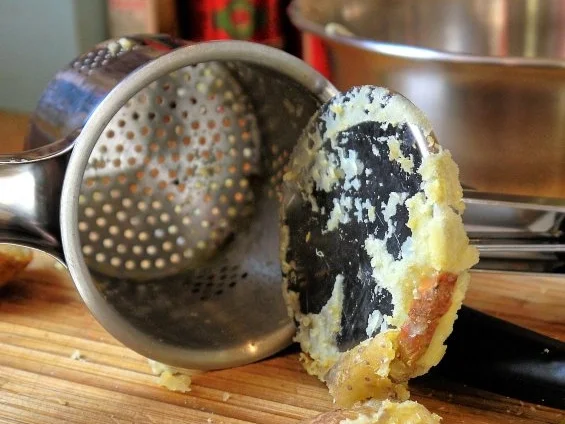 Rezept: Kalbsgulasch mit Kräuterseitlingen, dazu Schupfnudeln Bild Nr. 3 Kalbsgulasch mit Kräuterseitlingen, dazu Schupfnudeln - Rezept - Bild Nr. 3