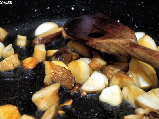 Rezept: Kalbsgulasch mit Kräuterseitlingen, dazu Schupfnudeln Bild Nr. 14 Kalbsgulasch mit Kräuterseitlingen, dazu Schupfnudeln - Rezept - Bild Nr. 14