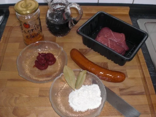 Herzhafte Winterschnetzelei in Rotweinsoße - Rezept - Bild Nr. 2