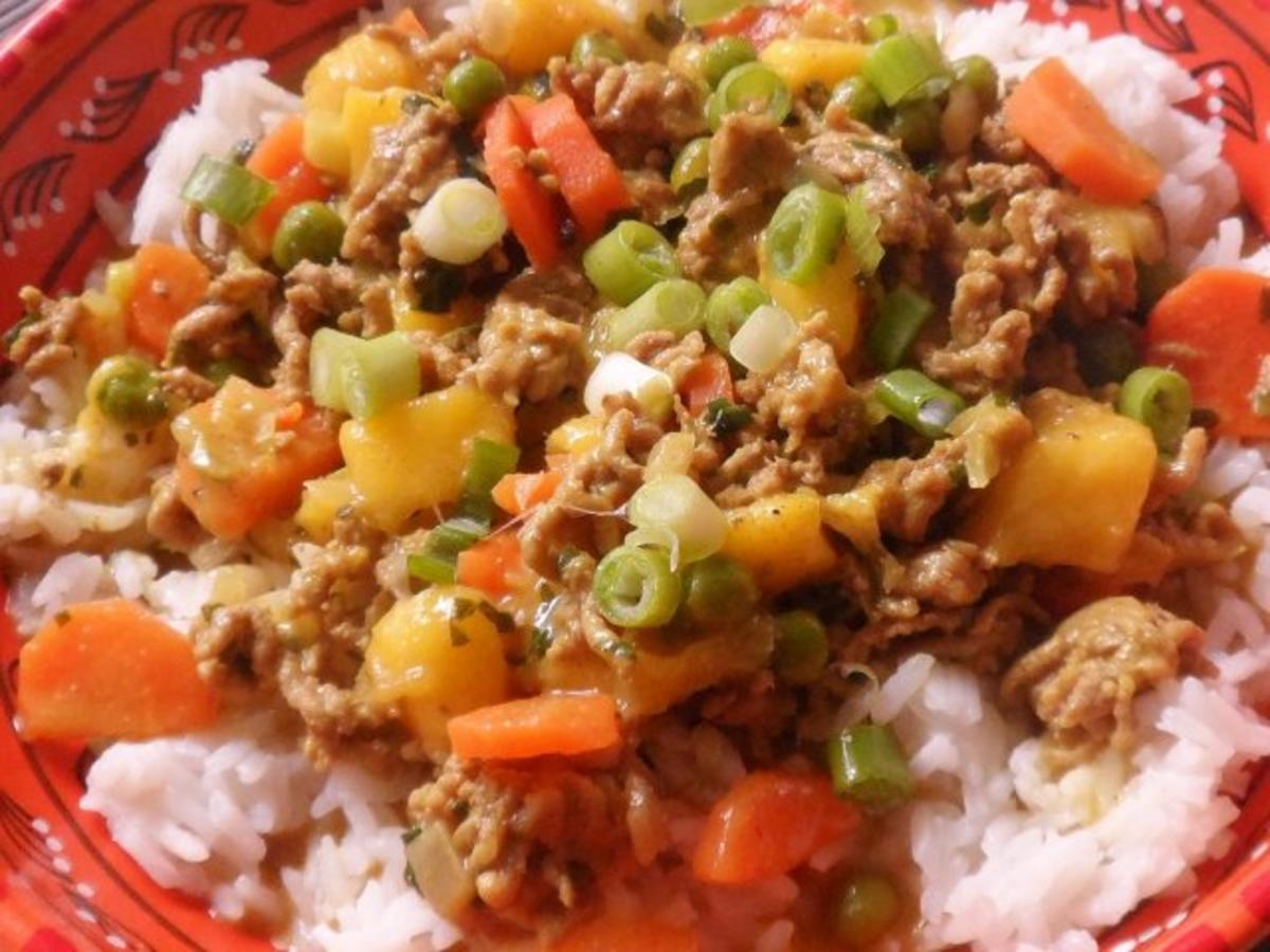 Pfannengerichte: Fruchtige Mango-Hackfleisch-Pfanne mit Erdnuss-Soße ...