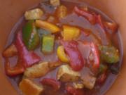 Vegan : Bunter Paprika in Tomatensoße mit Tofu und gekochten Reis - Rezept