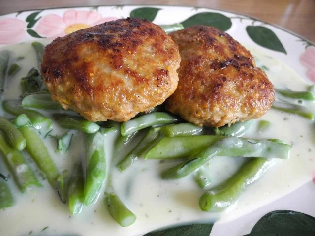 Rezept: Vegan : Kichererbsen - Röstis auf gesahnten grünen Bohnen und Kümmelkartoffeln Vegan : Kichererbsen - Röstis auf gesahnten grünen Bohnen und Kümmelkartoffeln - Rezept