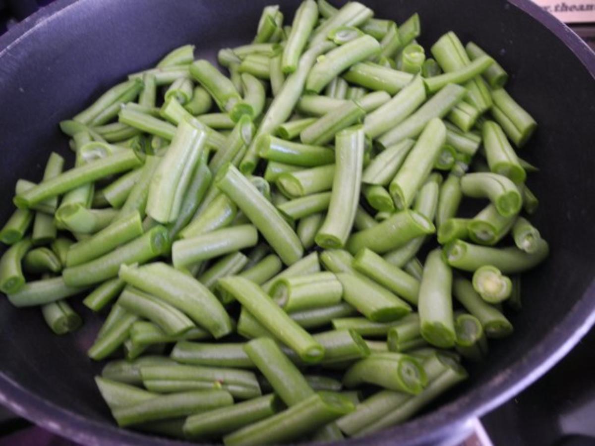 Vegan : Kichererbsen - Röstis auf gesahnten grünen Bohnen und Kümmelkartoffeln - Rezept - Bild Nr. 3