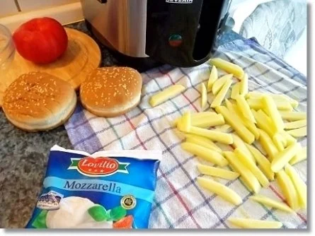 Hausgemachte Hamburger mit Pommes (ړײ) - Rezept - Bild Nr. 4