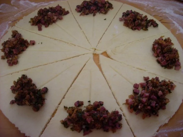 Rezept: Schinken-Käse-Hörnchen Bild Nr. 13 Schinken-Käse-Hörnchen - Rezept - Bild Nr. 13