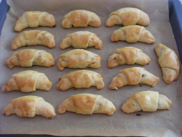 Rezept: Schinken-Käse-Hörnchen Bild Nr. 2 Schinken-Käse-Hörnchen - Rezept - Bild Nr. 2