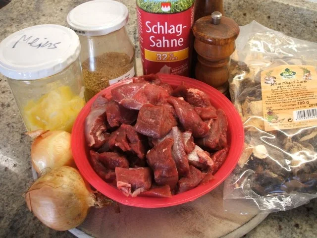 Wild: Wildgulasch nach Jägerart, einfach und schnell - Rezept - Bild Nr. 2