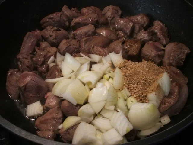 Wild: Wildgulasch nach Jägerart, einfach und schnell - Rezept - Bild Nr. 5