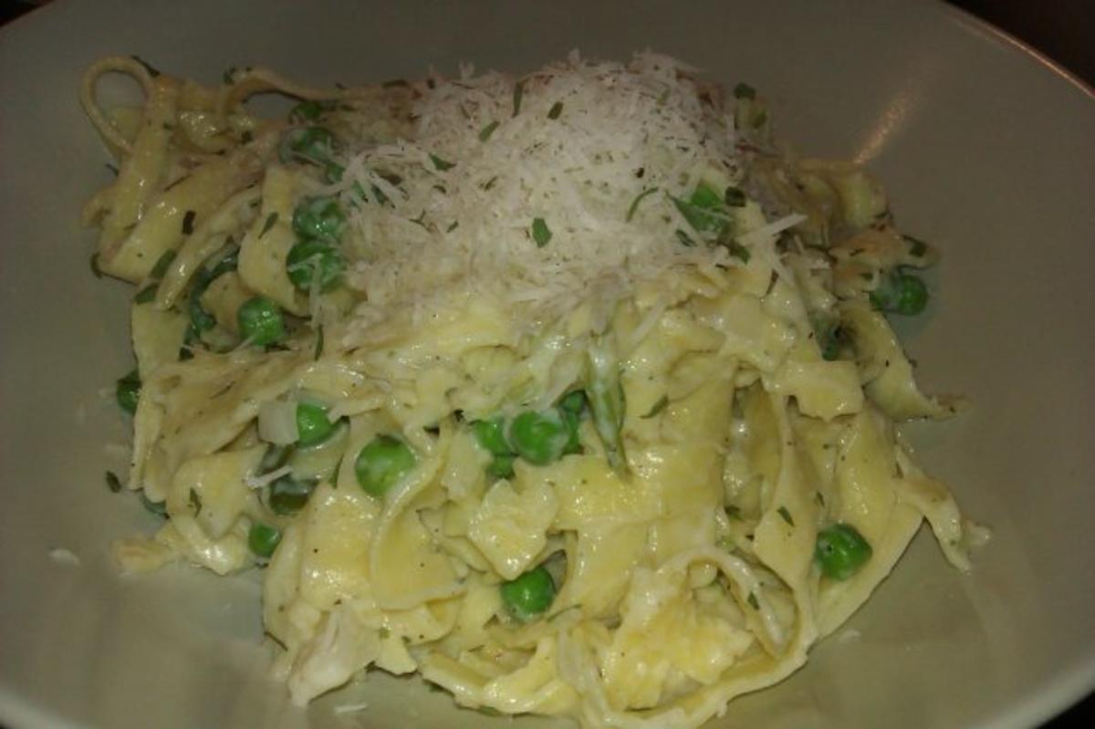 Tagliatelle mit Seidentofu-Erbsen-Soße - Rezept - Bild Nr. 2