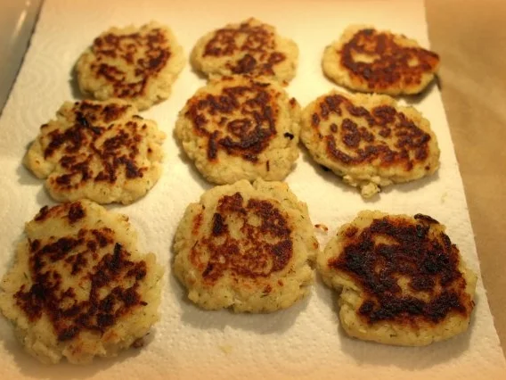 Rezept: Fisch-Frikadellen oder -Pflanzerl Bild Nr. 2 Fisch-Frikadellen oder -Pflanzerl - Rezept - Bild Nr. 2