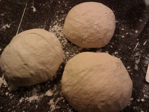 Pizza Pie mit Käserand - Rezept - Bild Nr. 5