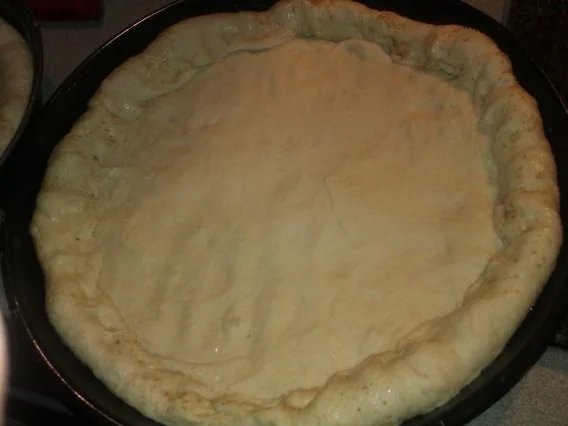 Pizza Pie mit Käserand - Rezept - Bild Nr. 9