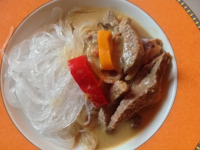 Steak mit grünem Curry und  Kokosnussmilch - Rezept