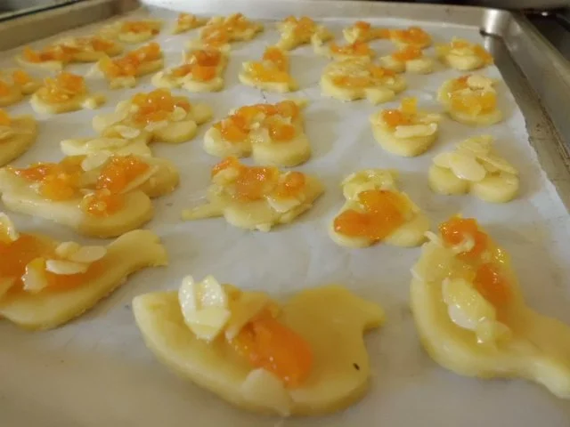 Plätzchen: Mandelkekse mit Aprikosen-Mandel-Krokant - Rezept - Bild Nr. 3