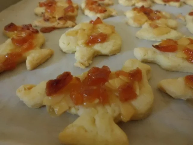 Plätzchen: Mandelkekse mit Aprikosen-Mandel-Krokant - Rezept - Bild Nr. 4