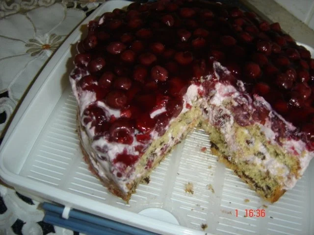 Joghurt-Kirschtorte - Rezept