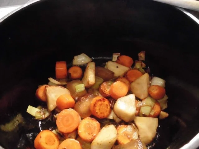 Rezept: Rouladen mit Rotkohl und Gugelhupfknödel Bild Nr. 2 Rouladen mit Rotkohl und Gugelhupfknödel - Rezept - Bild Nr. 2