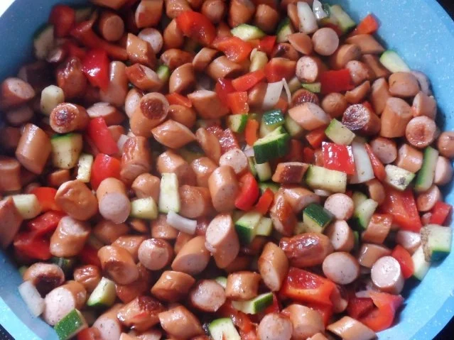 Auflauf/Gratin: Mediterranes Wurstgulasch überbacken mit Parmesan-Kartoffelpüree - Rezept - Bild Nr. 6