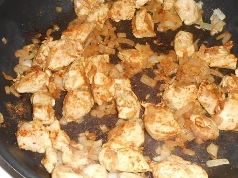 Rezept: Hähnchen mit Paprikastreifen und bunten Nudeln Bild Nr. 6 Hähnchen mit Paprikastreifen und bunten Nudeln - Rezept - Bild Nr. 6