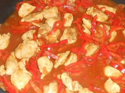 Rezept: Hähnchen mit Paprikastreifen und bunten Nudeln Bild Nr. 9 Hähnchen mit Paprikastreifen und bunten Nudeln - Rezept - Bild Nr. 9