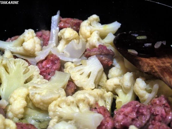 Rezept: Blumenkohl-Salsicce-Pfanne Bild Nr. 10 Blumenkohl-Salsicce-Pfanne - Rezept - Bild Nr. 10