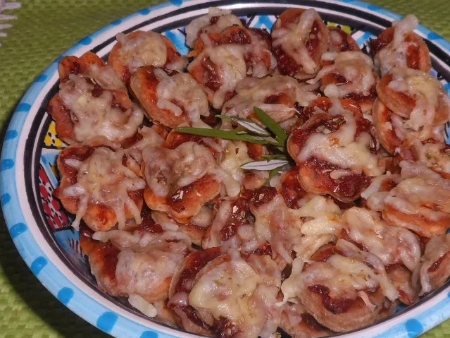 Rezept: Fingerfood/Snack: Würzige Pizzakräcker Fingerfood/Snack: Würzige Pizzakräcker - Rezept