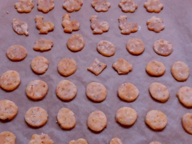 Rezept: Fingerfood/Snack: Würzige Pizzakräcker Bild Nr. 10 Fingerfood/Snack: Würzige Pizzakräcker - Rezept - Bild Nr. 10