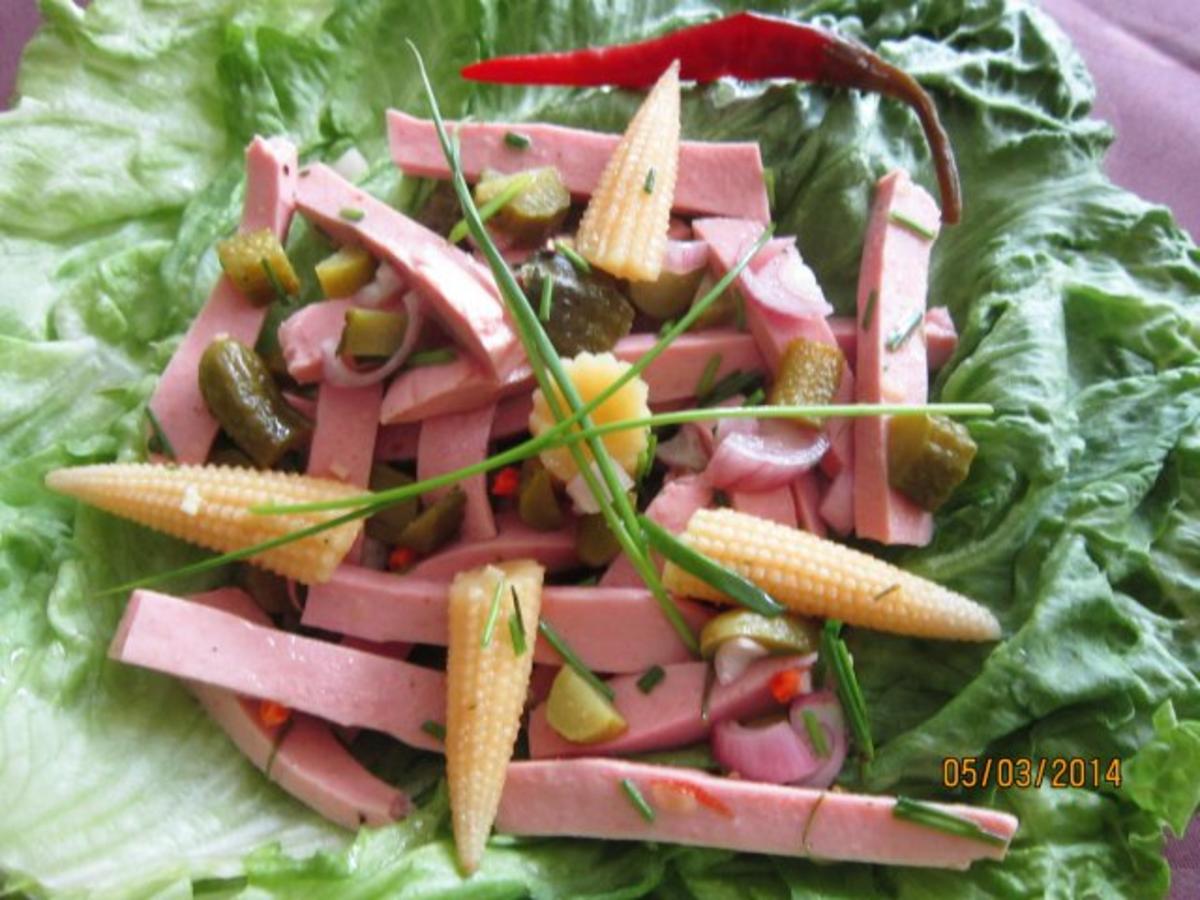 Bilder für Wurstsalat Wenn es mal schnell gehen soll ,ist dieser Salat genau richtig .. - Rezept