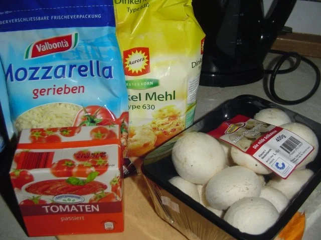 Pizza Fhungi - Rezept - Bild Nr. 2