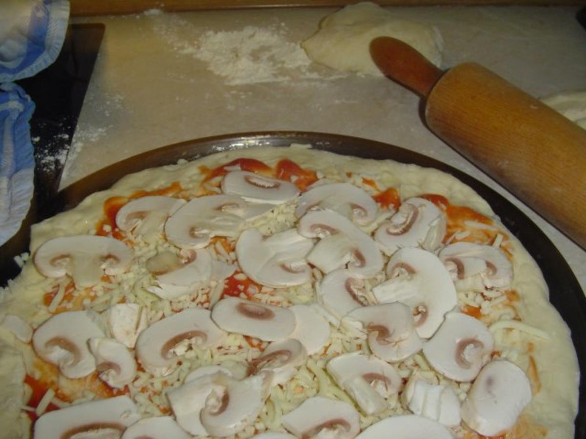 Pizza Fhungi - Rezept - Bild Nr. 8