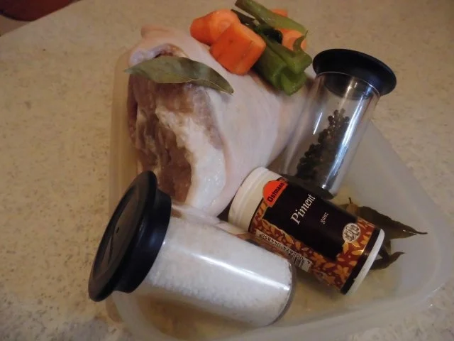 Eisbein im Sud gegart, traditionell mit Kraut und Speck - Stampf - Rezept - Bild Nr. 2