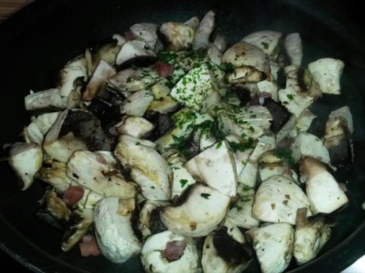 Warmer Feldsalat mit Champignons