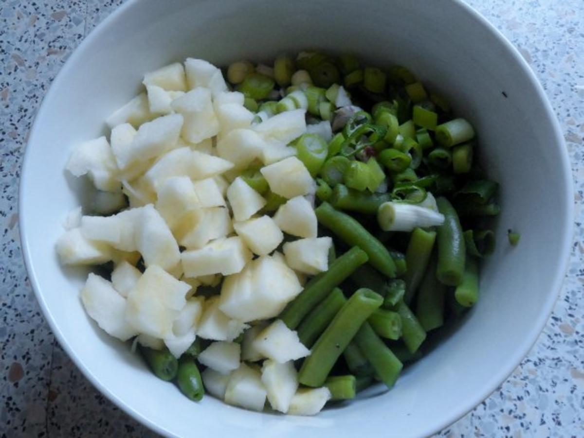 Salat: Frühlingsfrischer Apfel-Bohnen-Salat mit Zitronen-Sahne-Dressing - Rezept - Bild Nr. 5
