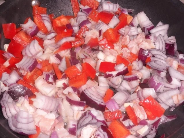 Rezept: Beilagen: Paprika-Röstkartoffeln mit roten Zwiebeln und Speck Bild Nr. 6 Beilagen: Paprika-Röstkartoffeln mit roten Zwiebeln und Speck - Rezept - Bild Nr. 6