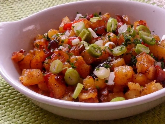 Rezept: Beilagen: Paprika-Röstkartoffeln mit roten Zwiebeln und Speck Bild Nr. 10 Beilagen: Paprika-Röstkartoffeln mit roten Zwiebeln und Speck - Rezept - Bild Nr. 10