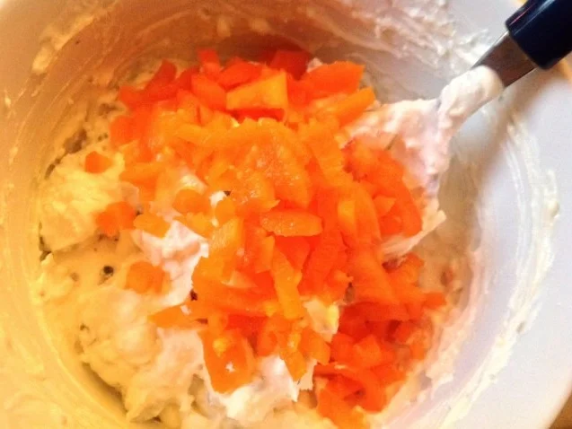 Rezept: Schafskäse - Dipp mit grünem Pfeffer und Paprika Bild Nr. 5 Schafskäse - Dipp mit grünem Pfeffer und Paprika - Rezept - Bild Nr. 5