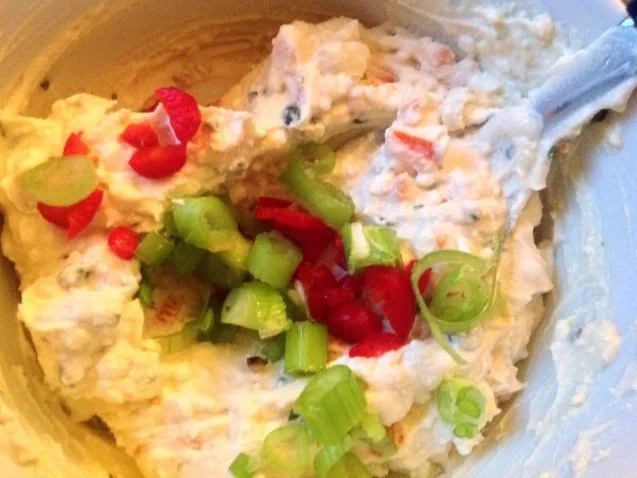 Rezept: Schafskäse - Dipp mit grünem Pfeffer und Paprika Bild Nr. 6 Schafskäse - Dipp mit grünem Pfeffer und Paprika - Rezept - Bild Nr. 6