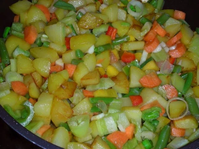 Rezept: Bulgarisches Gratin mit Hähnchenfleisch und Gemüse Bild Nr. 10 Bulgarisches Gratin mit Hähnchenfleisch und Gemüse - Rezept - Bild Nr. 10