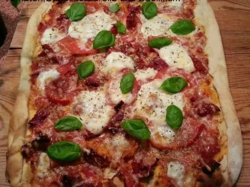 Pizza Margherita und Pizza Regina - Rezept - Bild Nr. 2