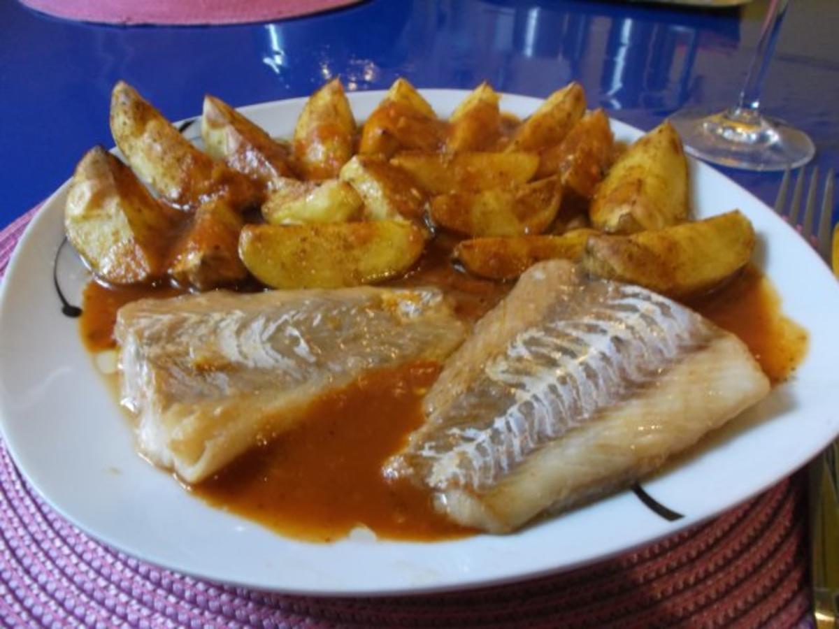 Fisch: Pikanter Kabeljau mit Chakalaka-Kartoffelspalten - Rezept