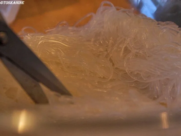 Glasnudelsalat mit Teriyaki-Rinderhackfleisch - Rezept - Bild Nr. 2