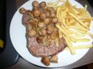 Champignon - Rumpsteak mit Röstzwiebeln . - Rezept