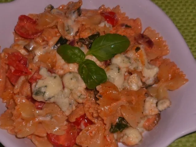 Auflauf/Pasta: Würzig-scharfer Gemüse-Nudel-Auflauf mit Gorgonzola - Rezept - Bild Nr. 15